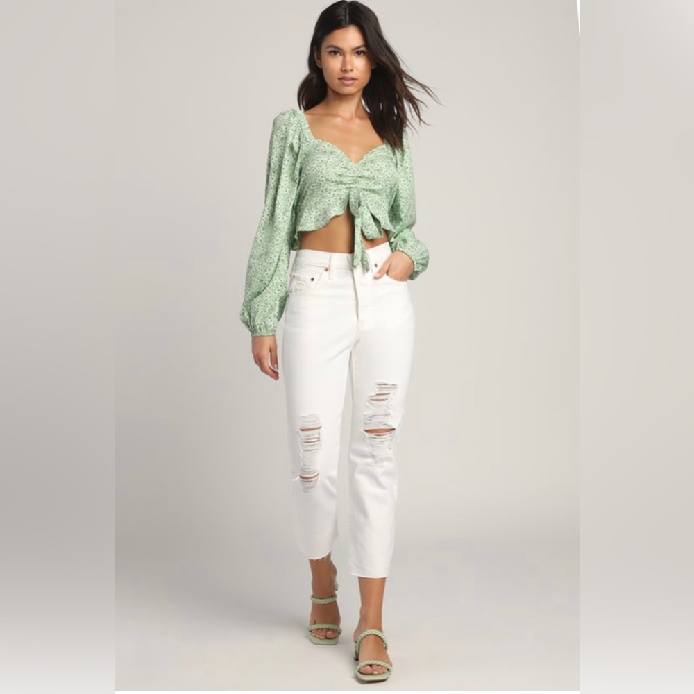 Levi’s 501 Crop White Distressed Jeans - Picture 2 of 4